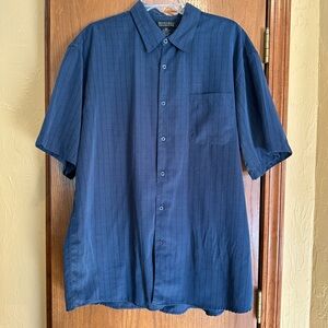 Men’s Montage Collection XL Extra Large short sleeve shirt. 100% Polyester.